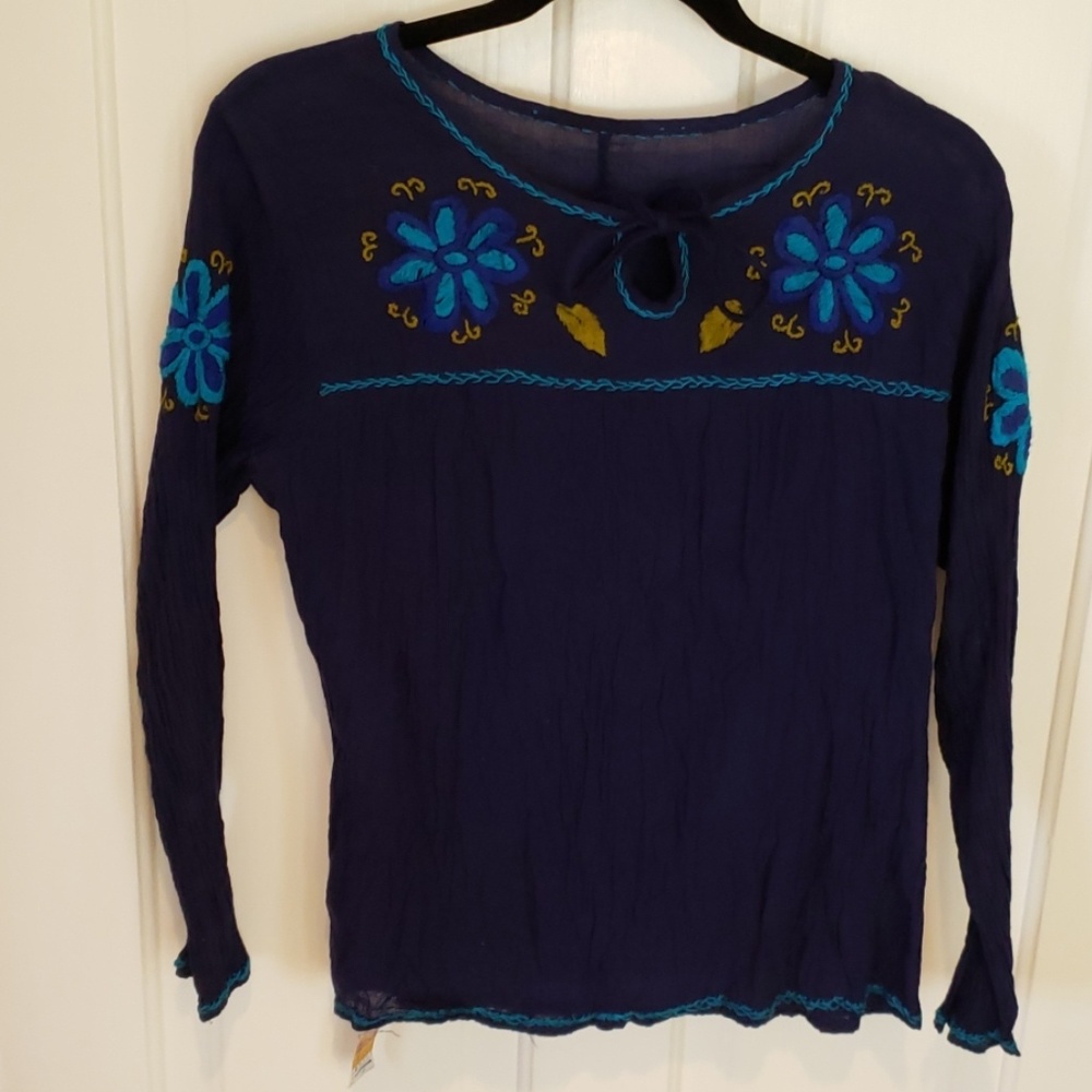 NWT cotton crinkle gauze embroidered blouse